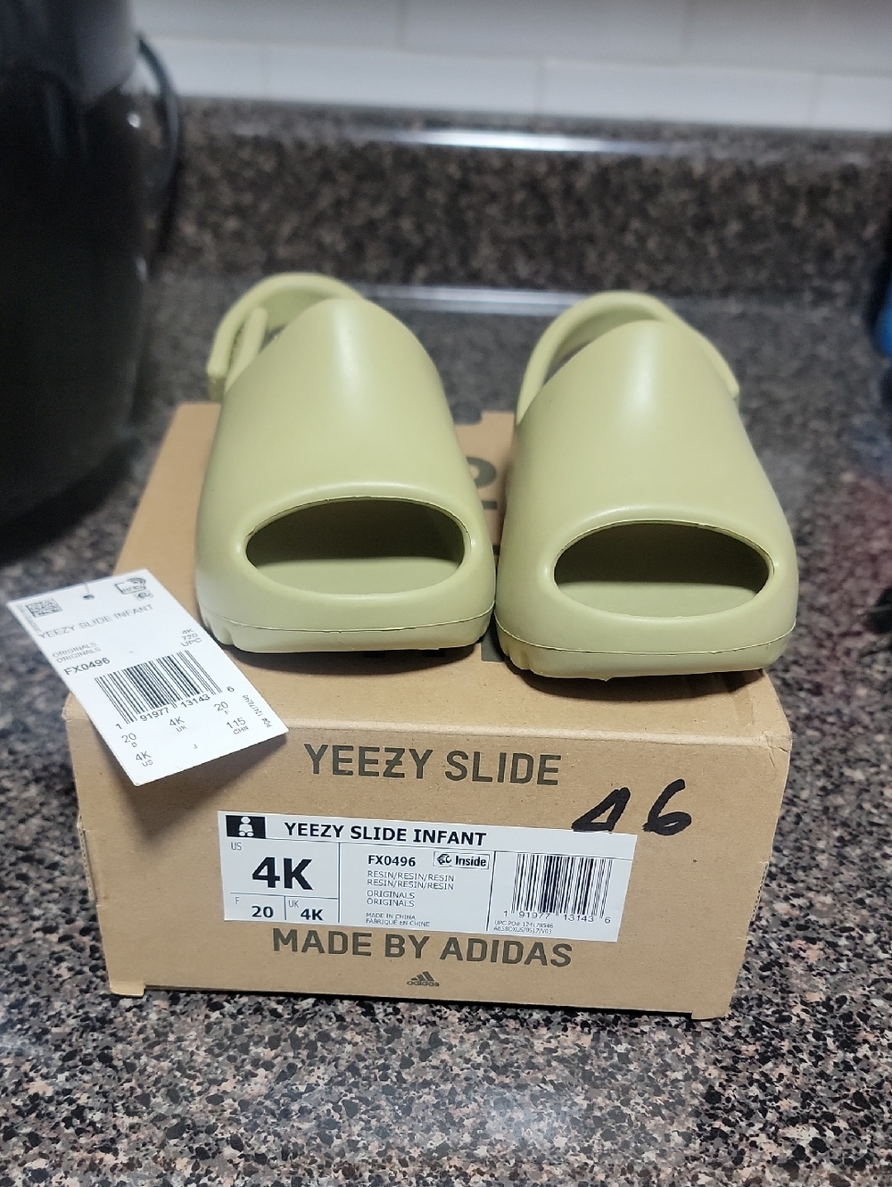 Adidas Infant Yeezy Slide Size 4k